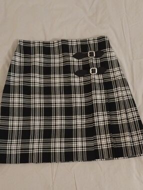 Nina Leonard Black and White Plaid Mini Skirt with Buckle Straps